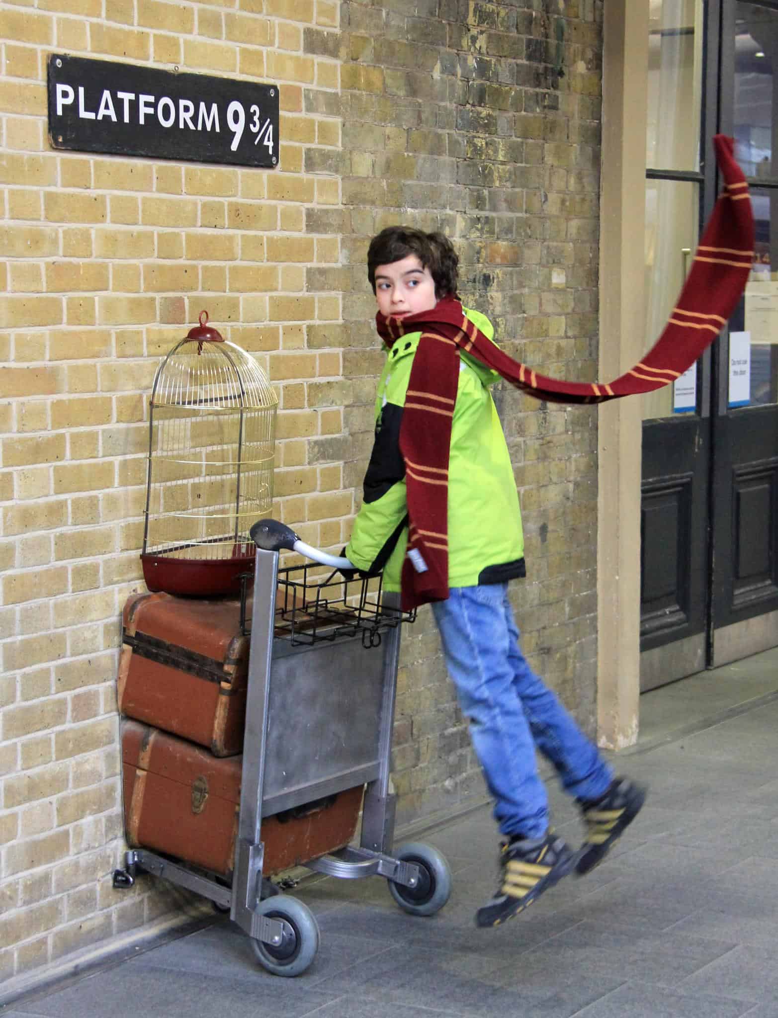 Harry Potter 9 3/4 King's Crossing Platform Sign